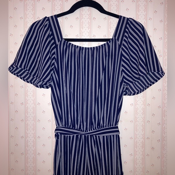 Brand NEW! Gorgeous navy striped jumpsuit! Size large - Picture 5 of 7